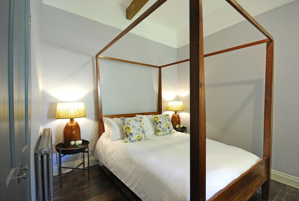 Deluxe House photo 1