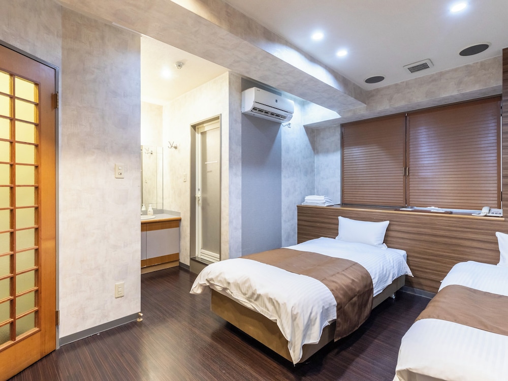 Twin Room, Non Smoking - Photo 12
