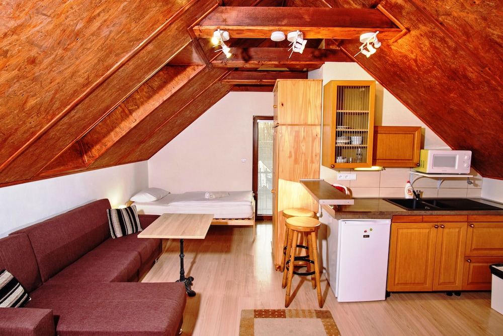 Apartment (HEAVEN)