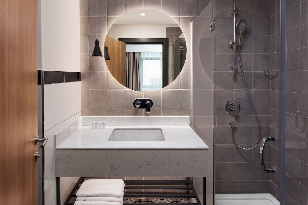 Suite, 1 Bedroom, Sea View thumbnail 5