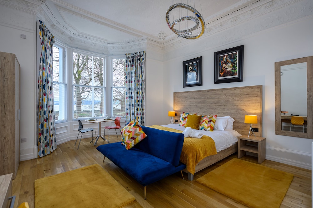 Executive Studio Suite, 1 King Bed, Non Smoking, River View