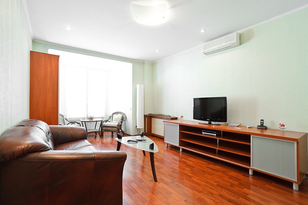 Basic Apartment, 2 Bedrooms (Nezavisimoski 74) photo 3