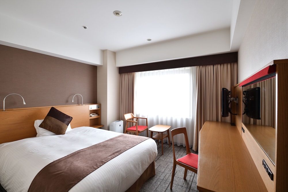 [Late Check-in ONLY after 4PM] Standard Small double, Non-smoking (18sqm) - Photo 1