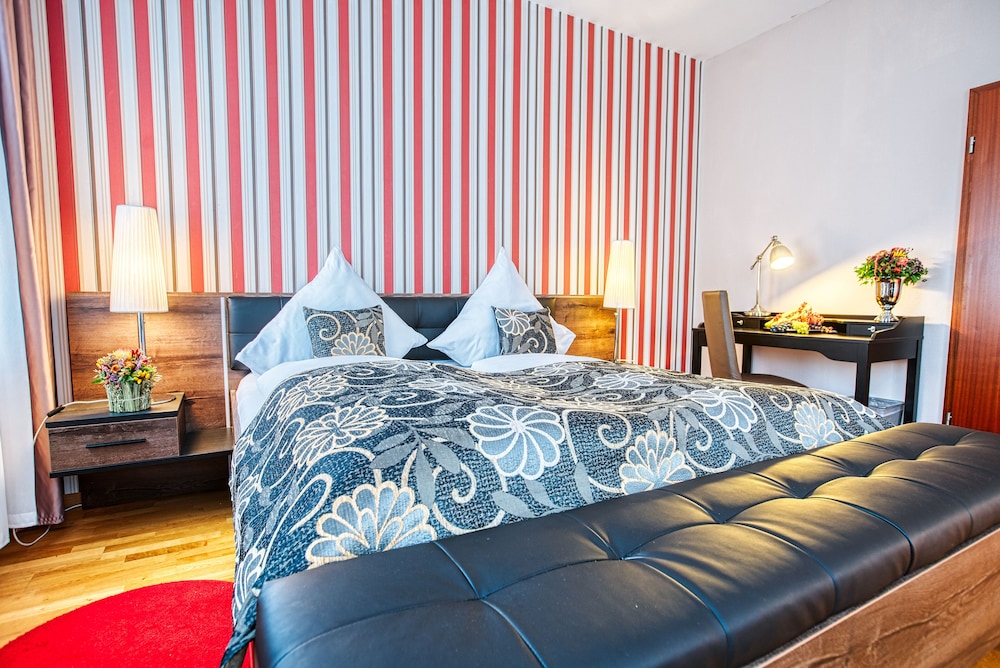 Superior Double Room, Private Bathroom, City View - Photo 8