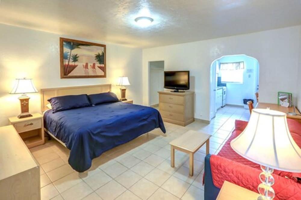 Standard Room, 1 Queen Bed