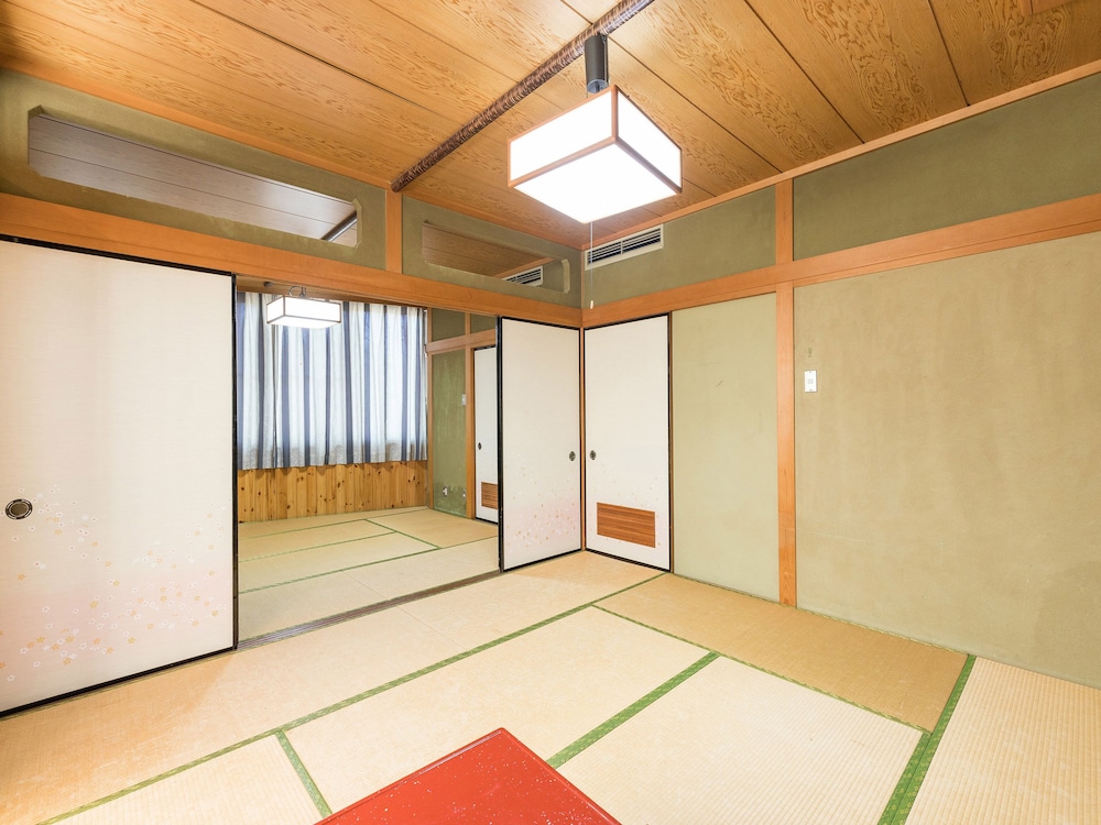 Japanese Style Family Room with Shared Bathroom, Non Smoking photo 3