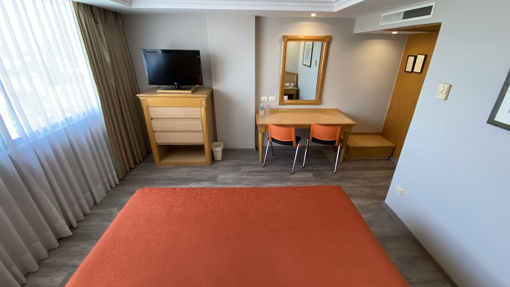Single Room, 1 King Bed - Photo 5