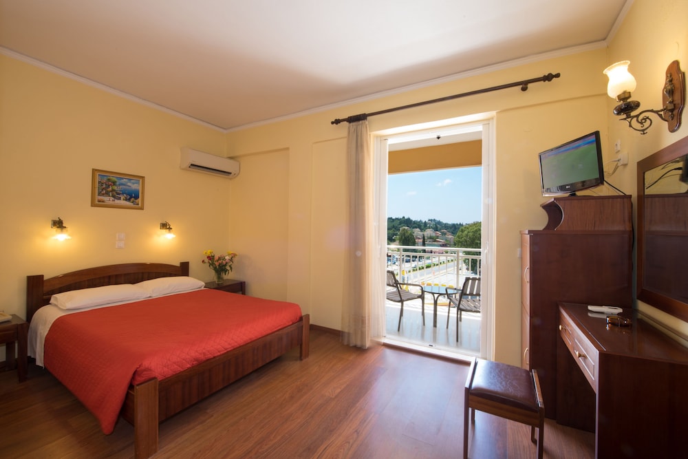 Double or Twin Room - Photo 1