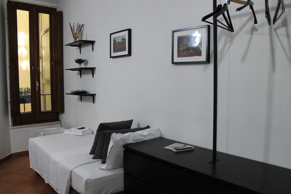 Single Room photo 2