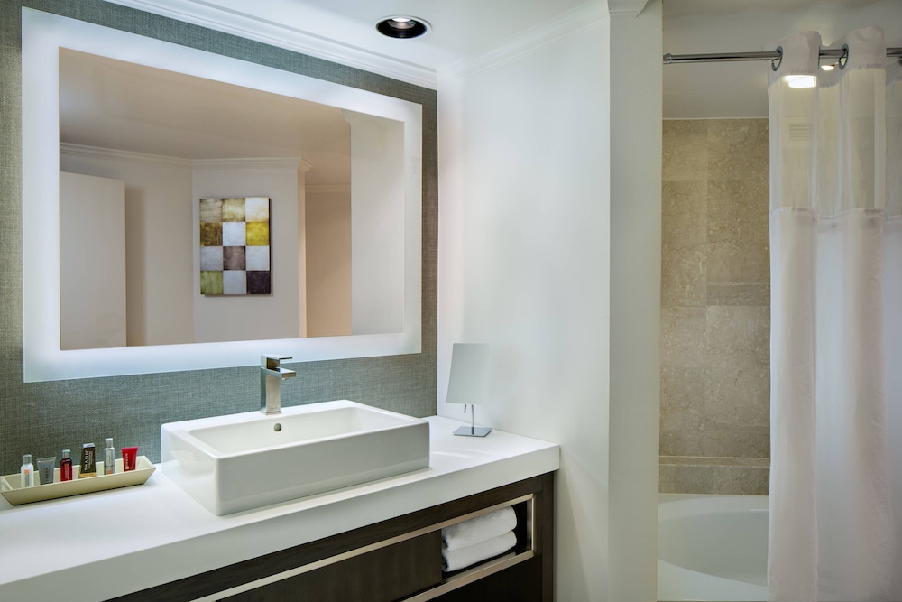 Suite, 1 Bedroom thumbnail 6
