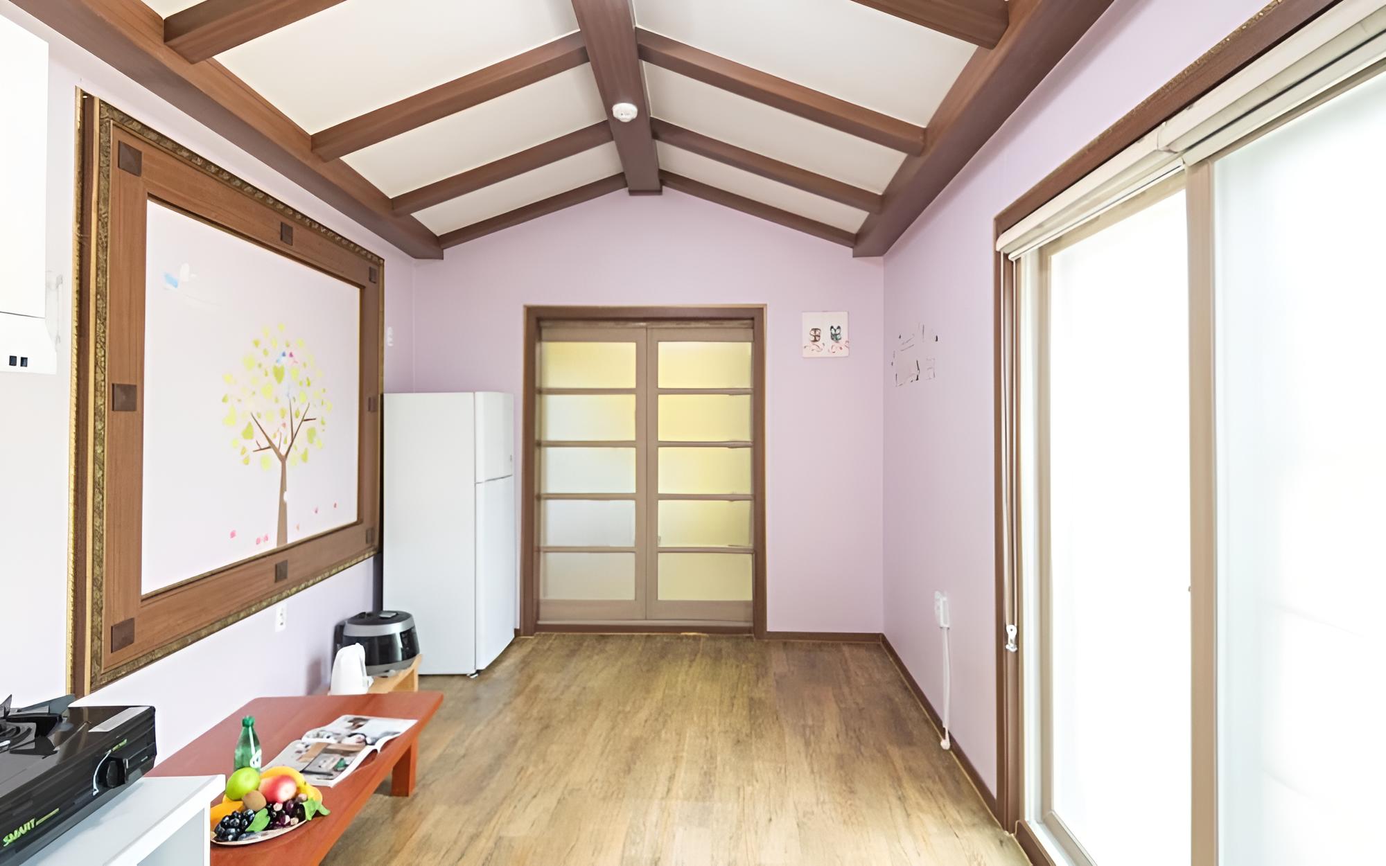 Room (Annex)