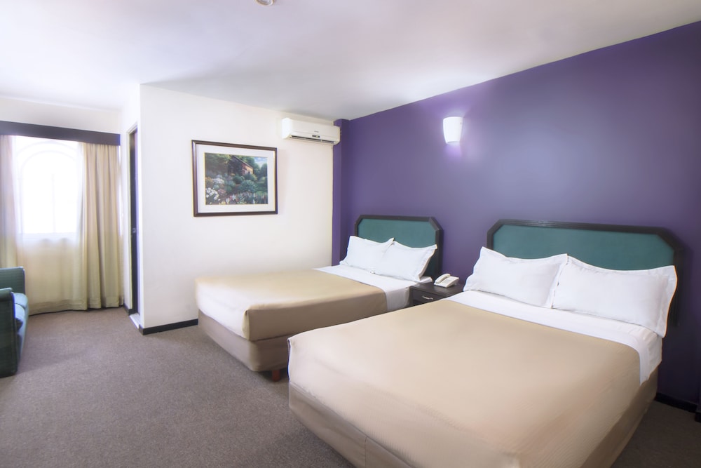 Standard Double Room, 2 Queen Beds photo 1