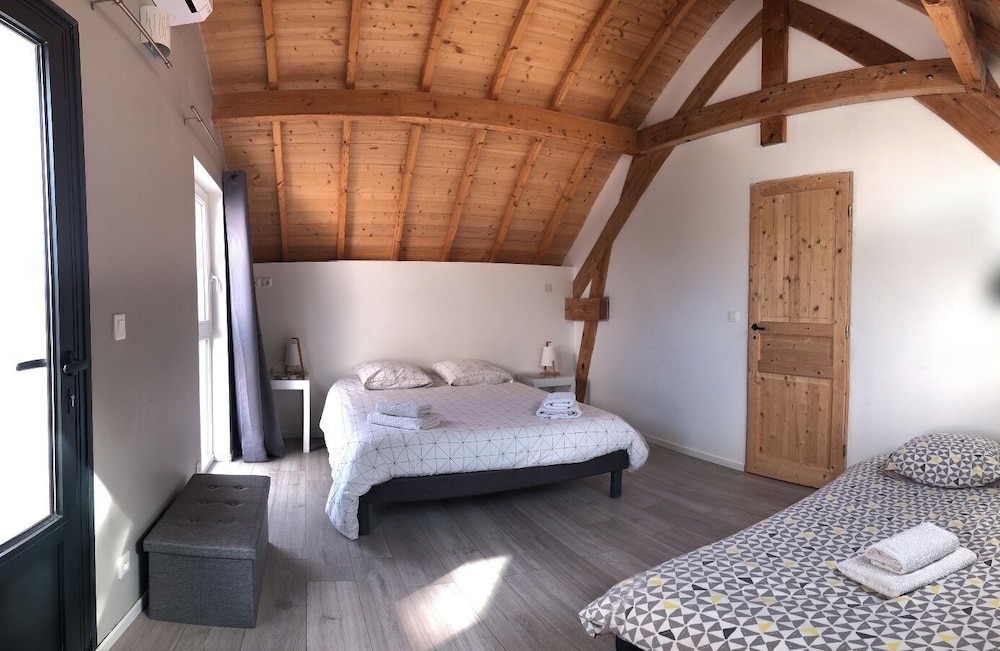 Family Room, 2 Bedrooms photo 2