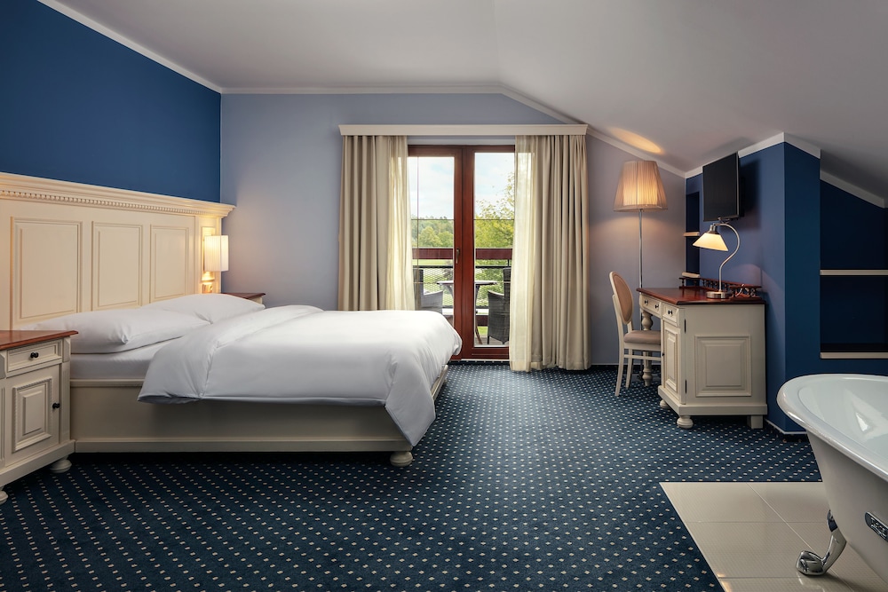 Deluxe Double Room, Balcony, Golf View photo 2