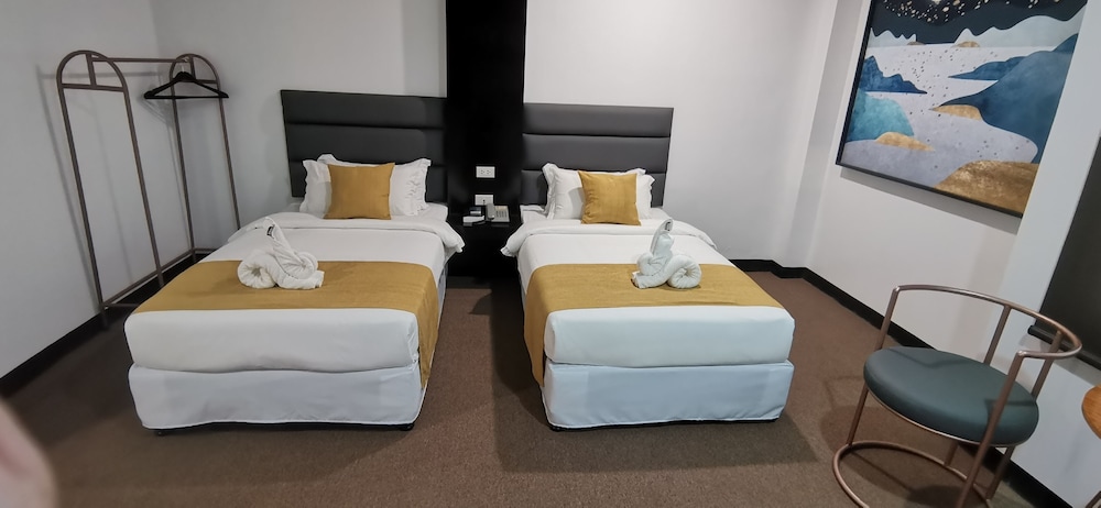 Deluxe Twin Room photo 3
