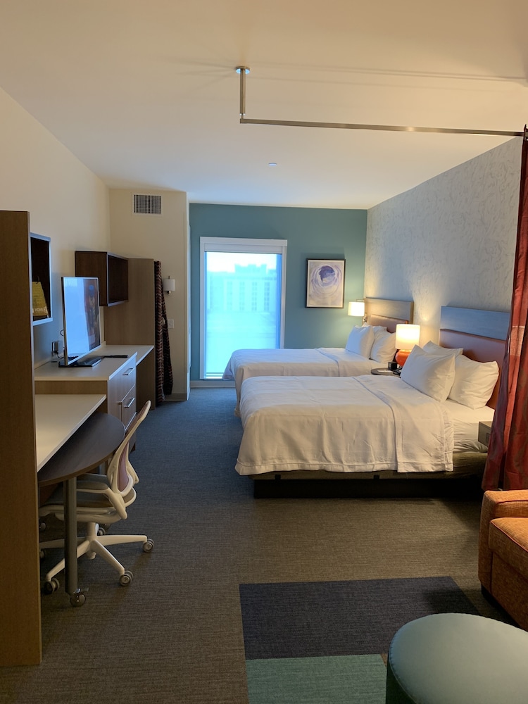 Studio, 2 Queen Beds, Accessible (Mobility & Hearing, Roll-in Shower) - Photo 2