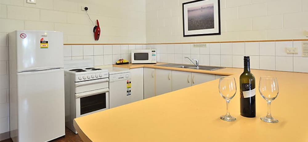Deluxe Apartment, 2 Bedrooms, Non Smoking, Kitchen photo 3