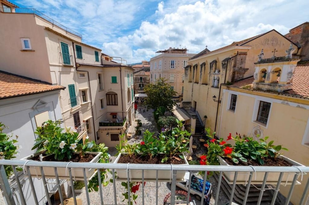 Deluxe Room, Balcony, City View