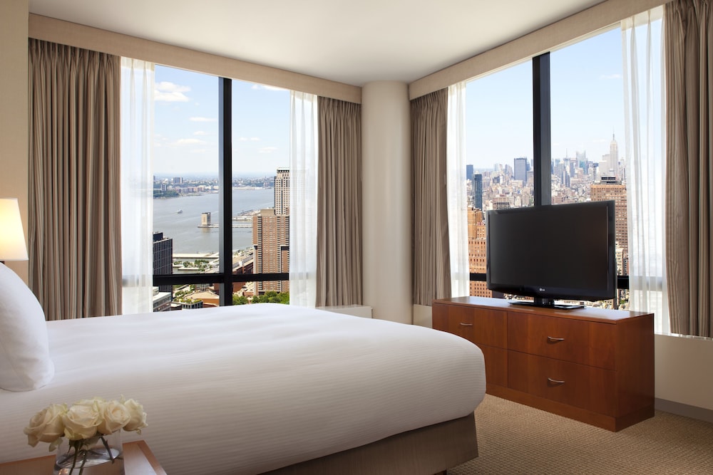 Premier Room, 1 King Bed, City View photo 1