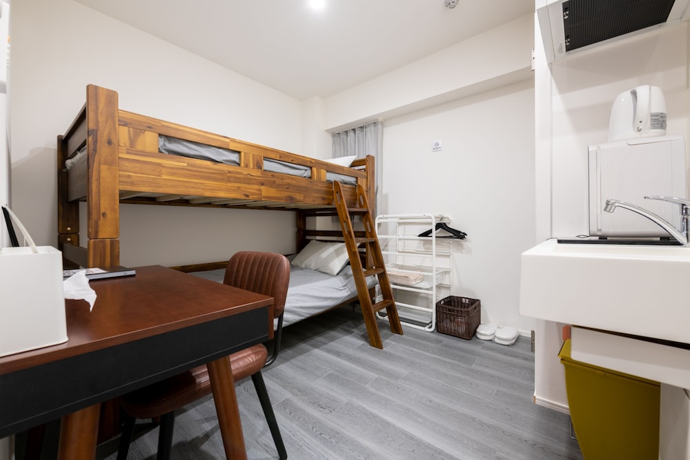 Basic Double Room (402) photo 3