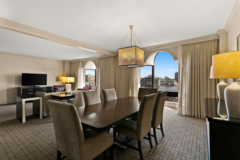 Superior Suite, 1 King Bed with Sofa bed (One Bedroom - Corner/Harbor View) photo 1