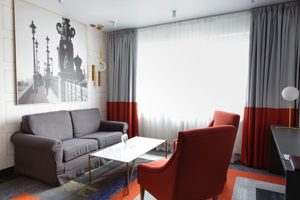 Business Suite photo 2
