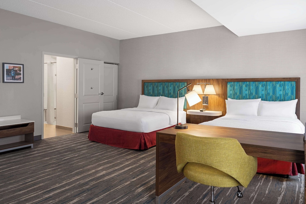 Studio, 2 Queen Beds, Accessible, Non Smoking (Mobility & Hearing, Roll-in Shower)