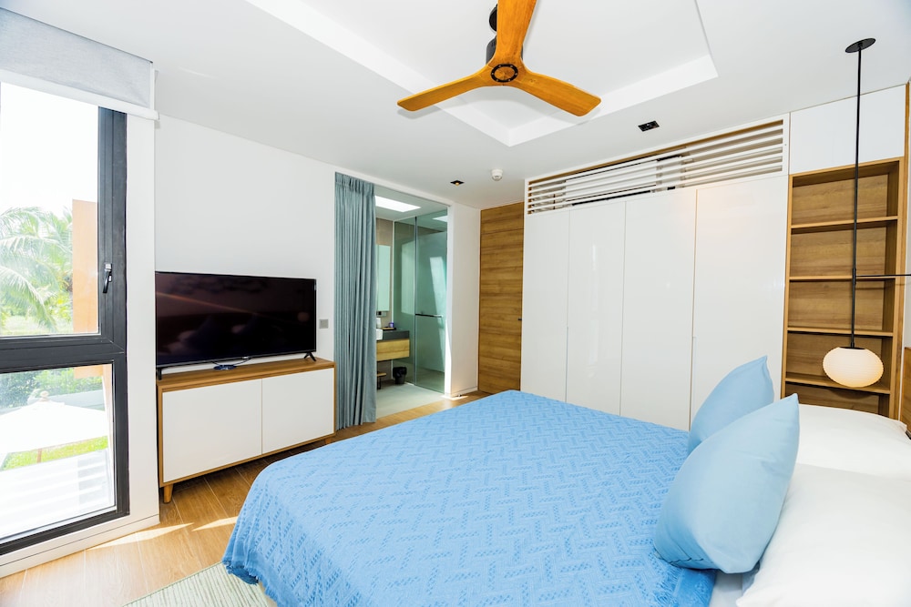 Family Villa, Three Bedrooms, Private Pool photo 2