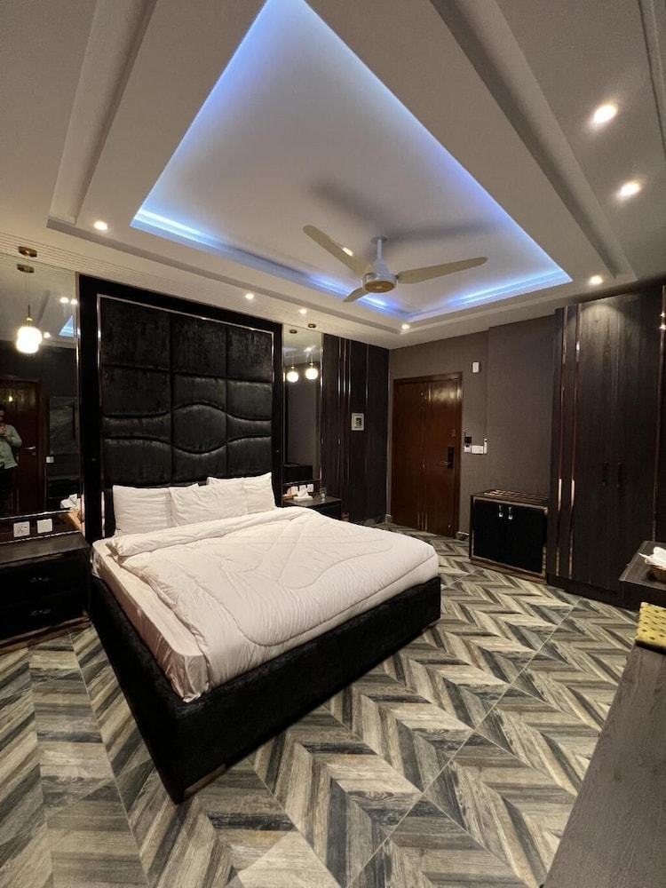 Deluxe Double Room, City View