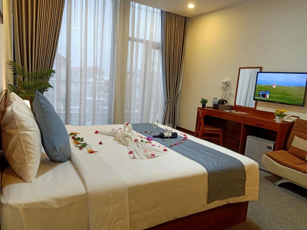 Suite with Balcony - Photo 23