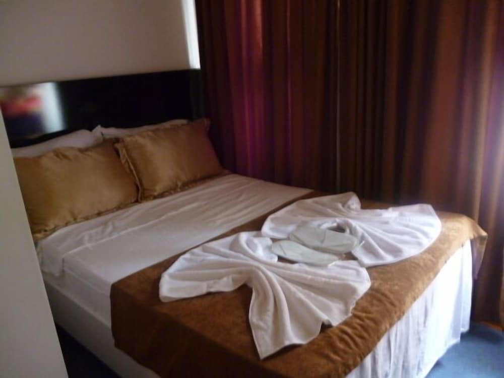 Double or Twin Room photo 3
