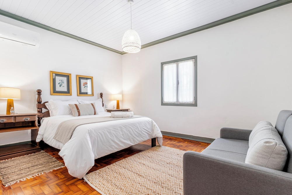 Casa Fernando - Luxo Casal + Sofá Cama