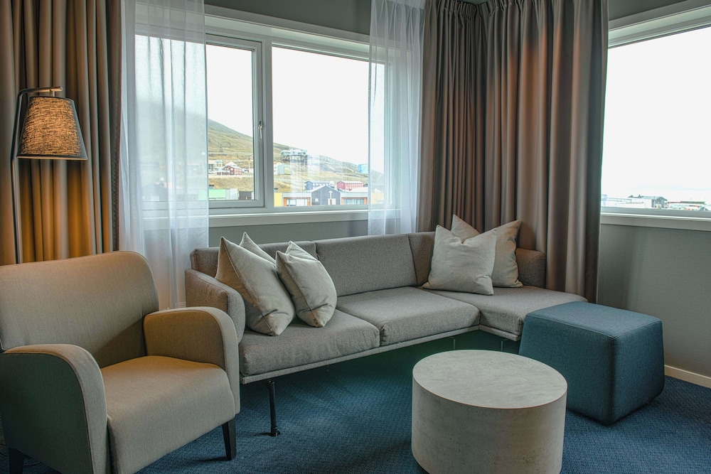 Suite, 1 Bedroom - Photo 6
