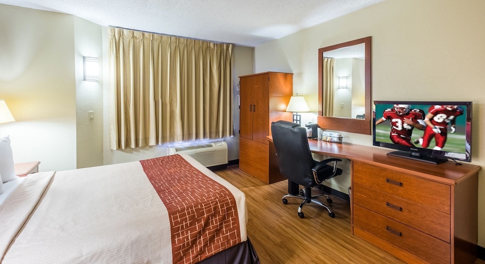 Standard Room, 1 Queen Bed - Photo 3