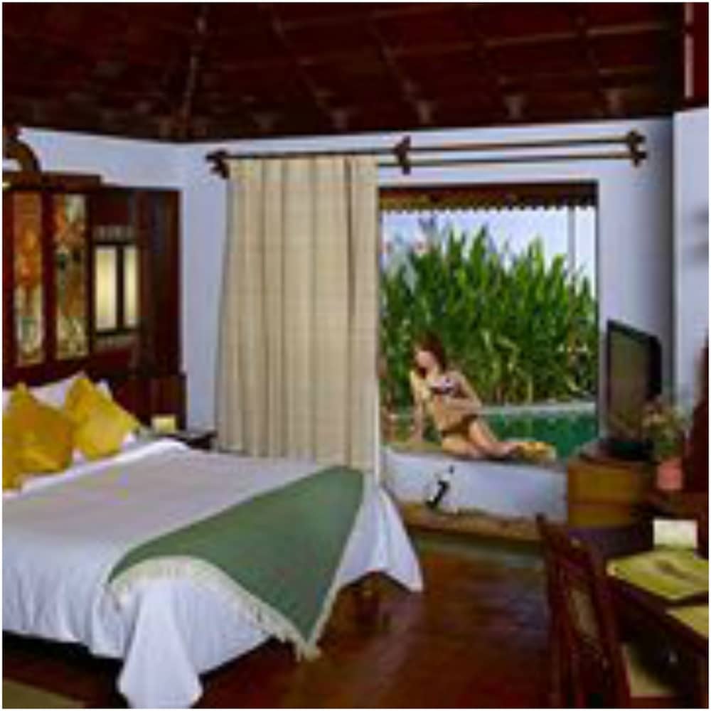 Deluxe Room, 1 King Bed (Heritage Lake View Villa with Private) photo 3