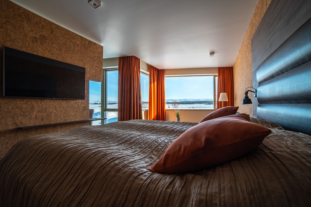 Superior Suite, Lake View photo 3