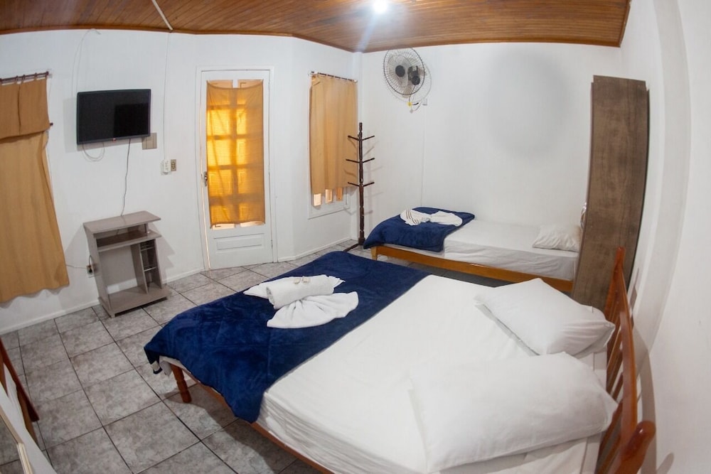 Room, Multiple Beds photo 2