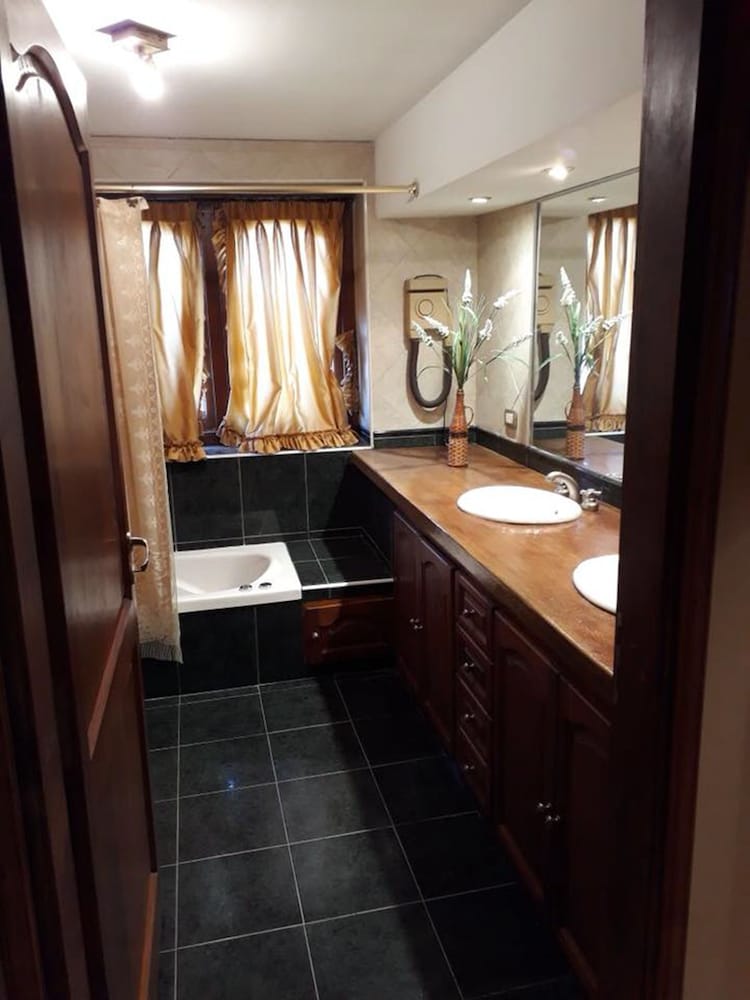 Twin Room, Shared Bathroom photo 3