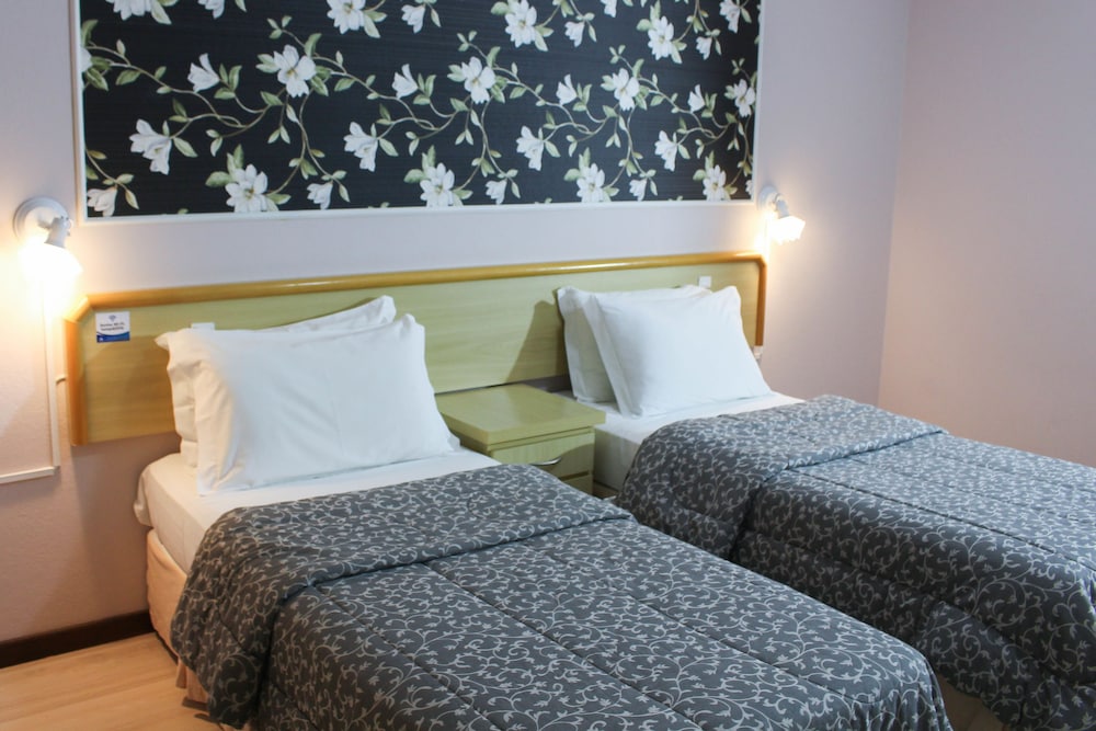 Traditional Twin Room, Non Smoking - Photo 1