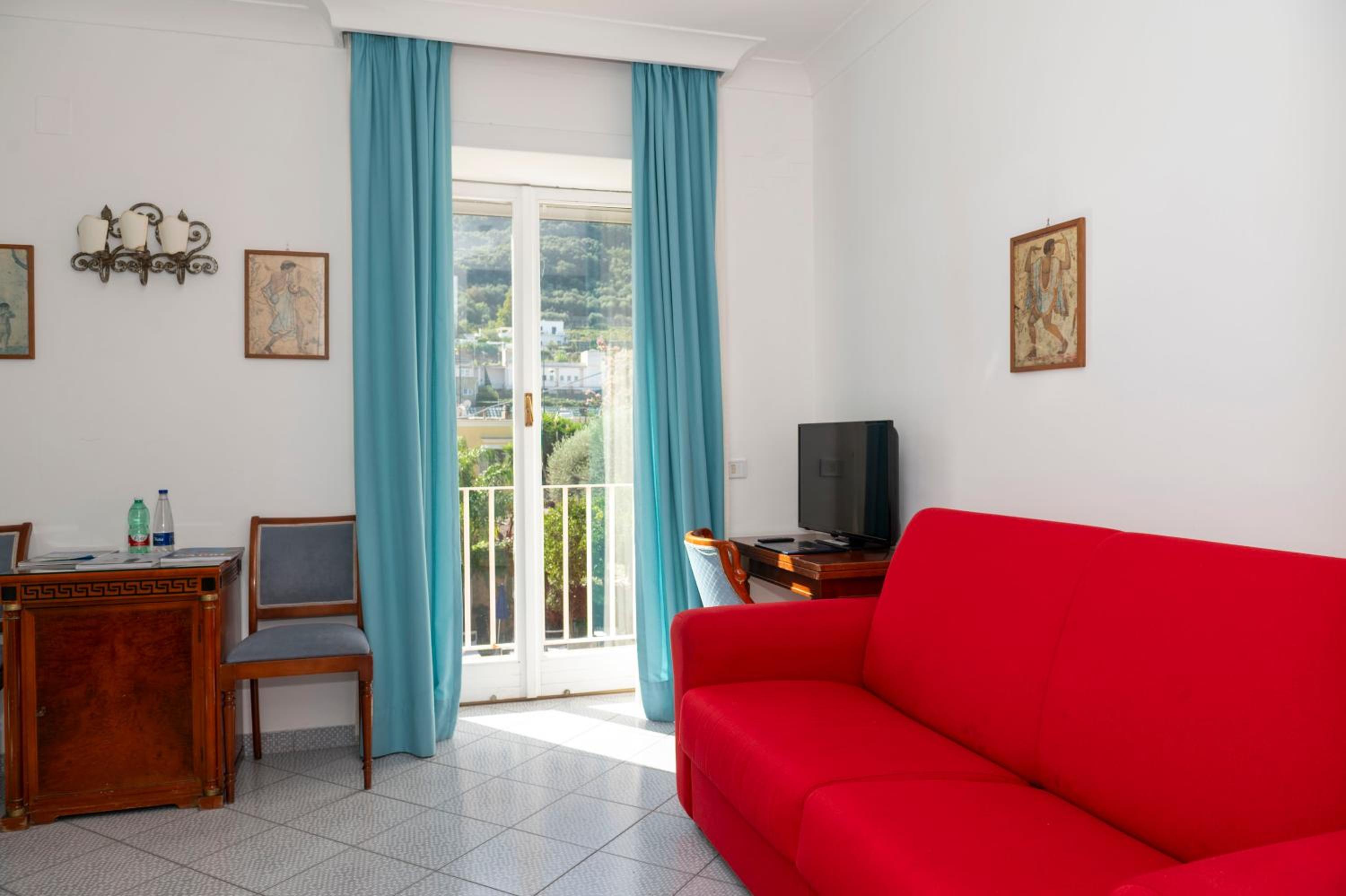 Double or Twin Room with Garden View photo 3