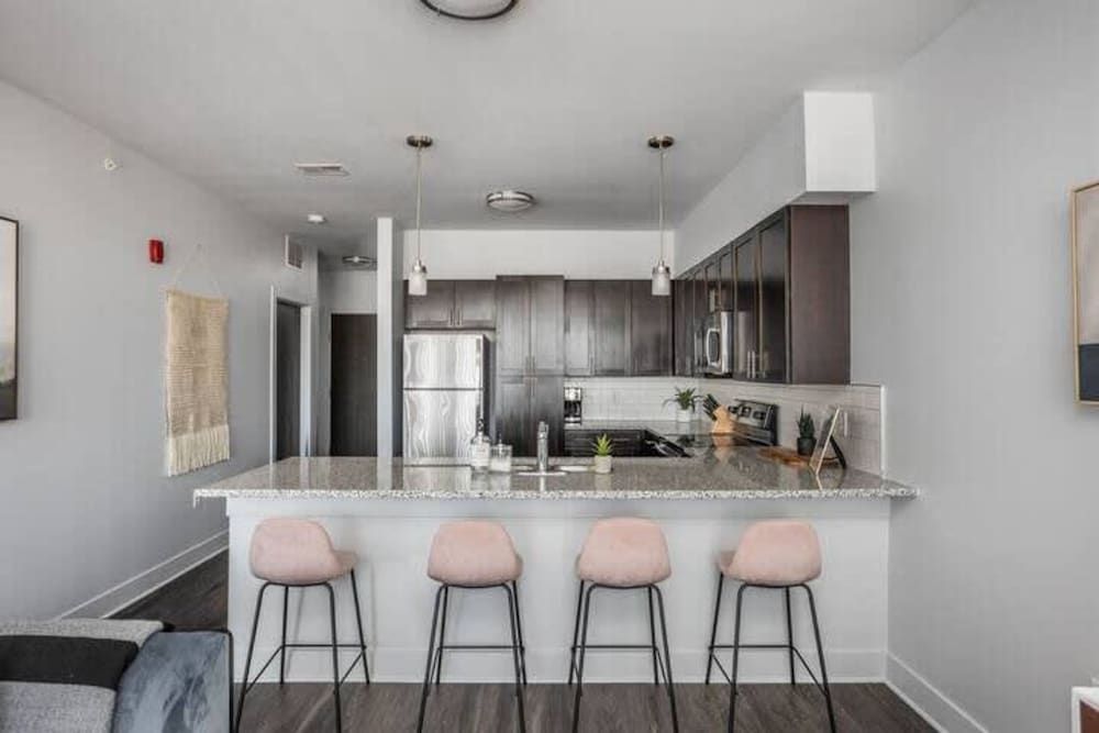 Cozysuites Stunning 4BR Next to Whole Foods, Bild 6