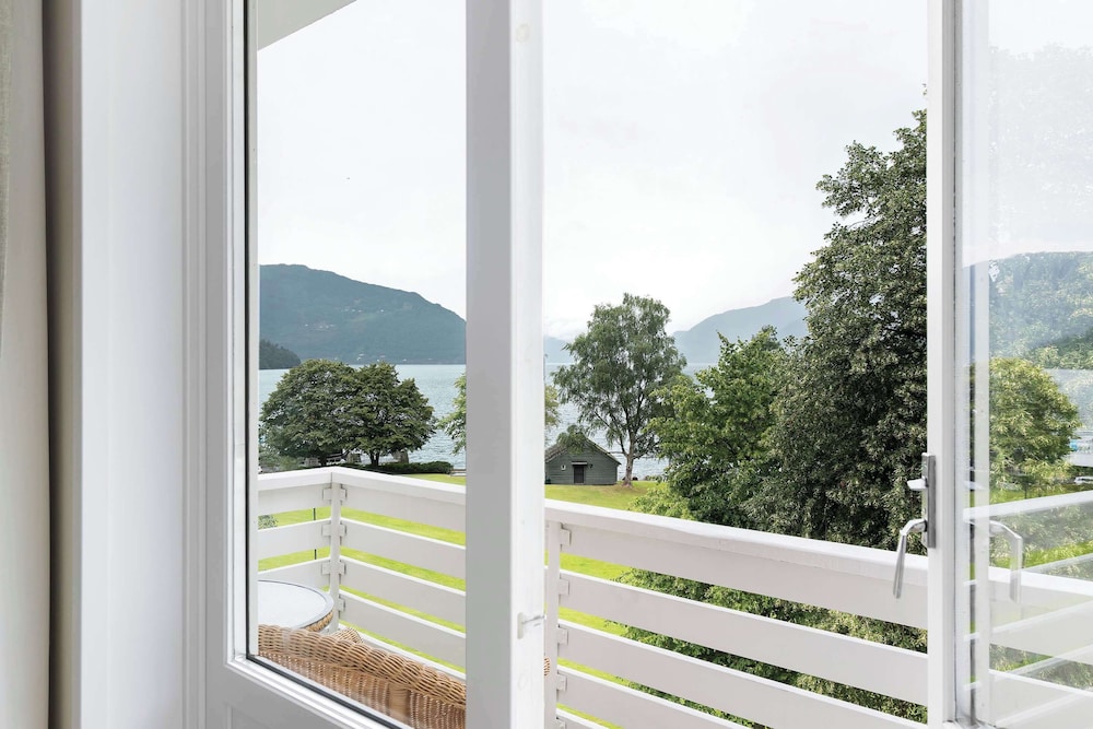 Junior Suite, 1 King Bed, Balcony, Sea View (with Sofabed) - Photo 7