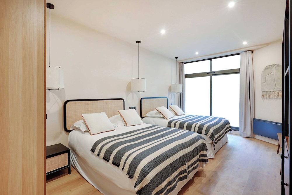 Apartment photo 2