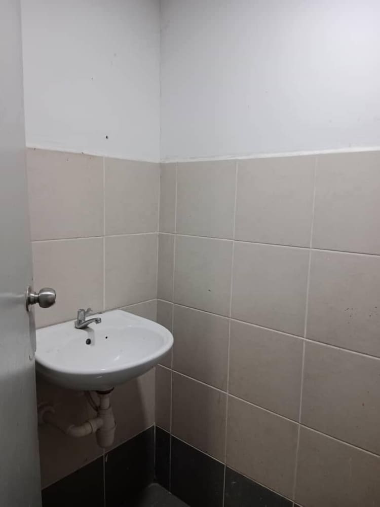 Single Room, Private Bathroom photo 3