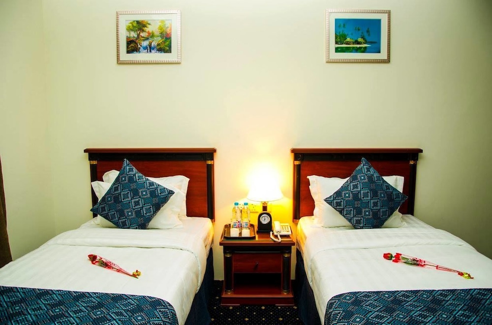 Standard Room, 2 Twin Beds photo 2