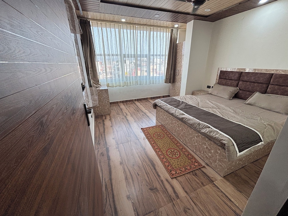 Premium Suite