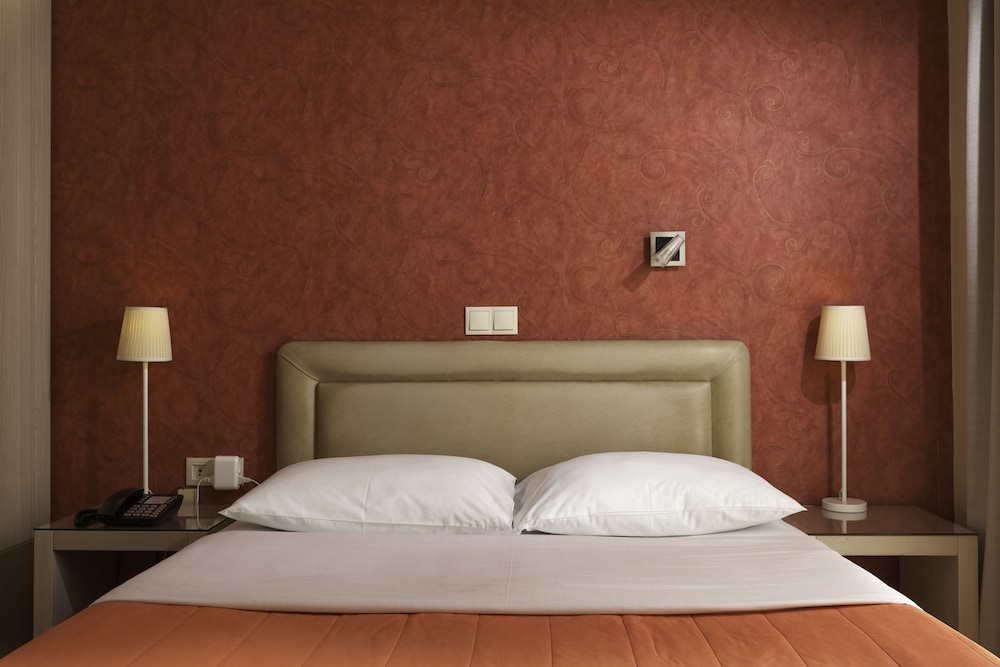 Double or Twin Room - Photo 6