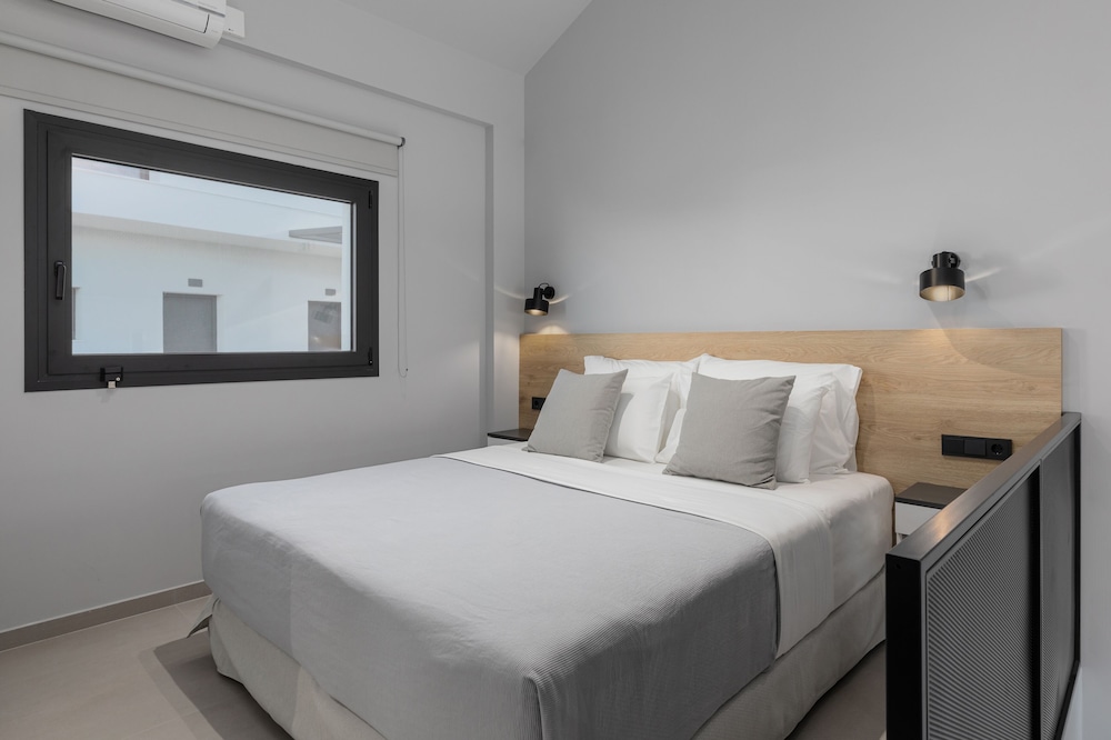 Superior Suite with Private Pool photo 2