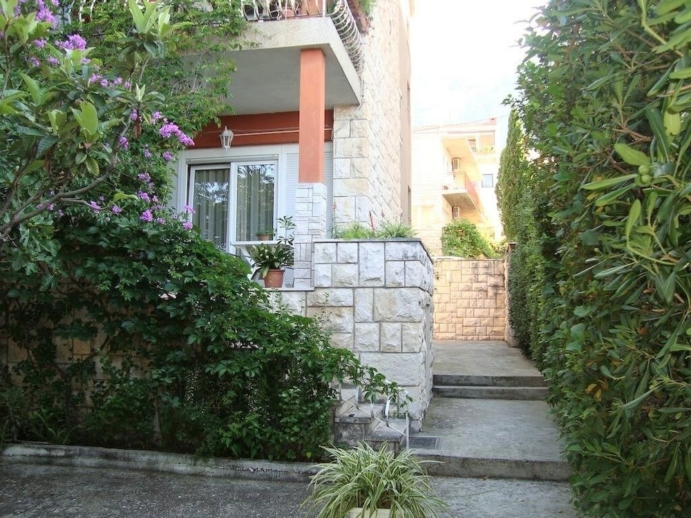 Apartment (Dane - free parking - A1(2+1))