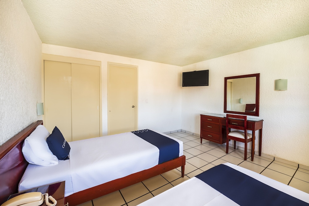 Standard Room, 2 Twin Beds photo 2